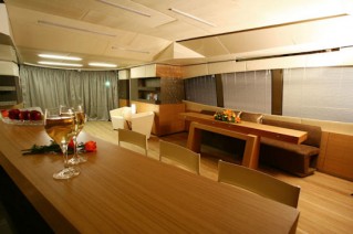 LITTLE SARAH bar and dining